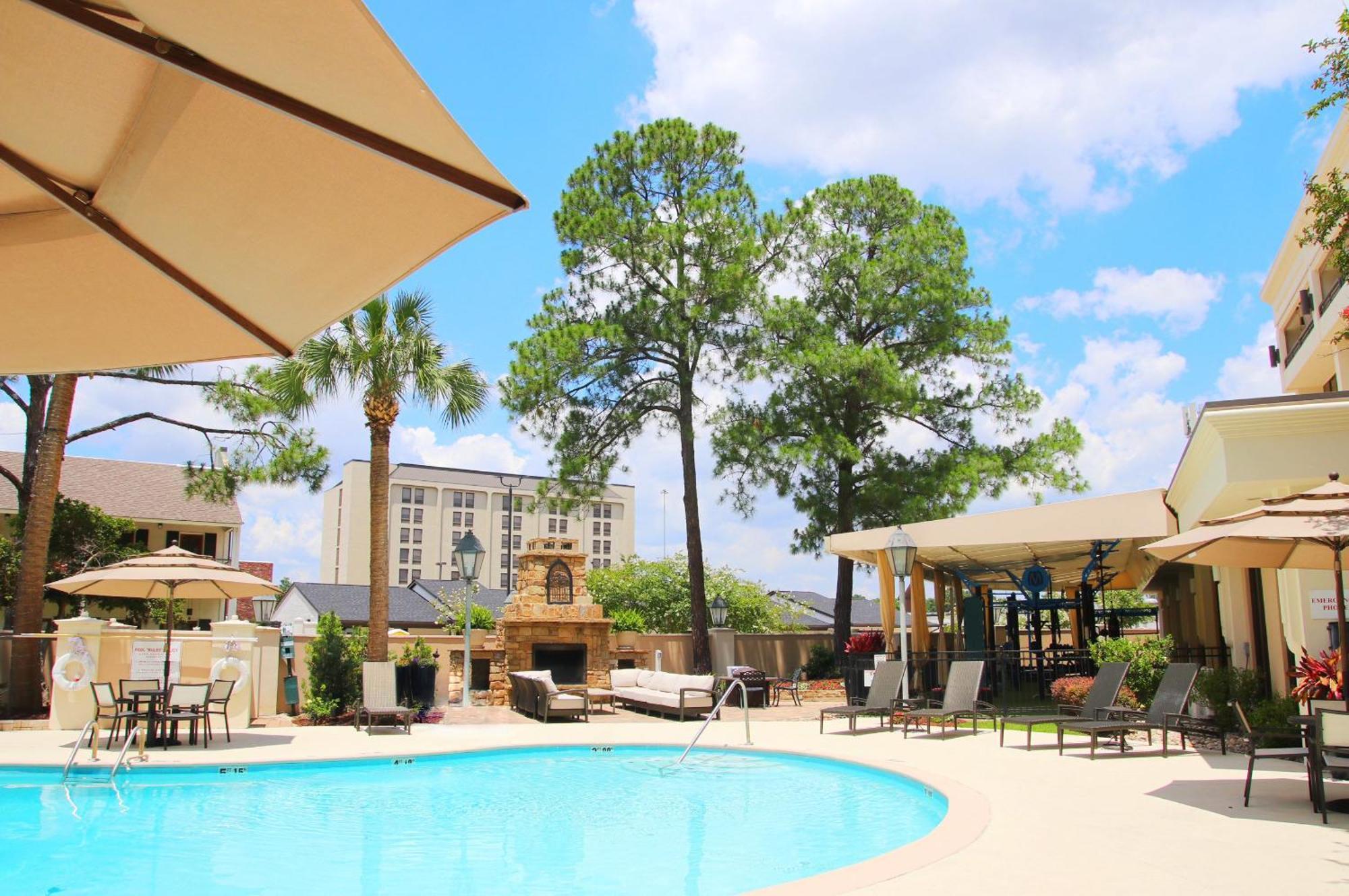 Crowne Plaza Executive Center Baton Rouge By Ihg Hotel Exterior photo